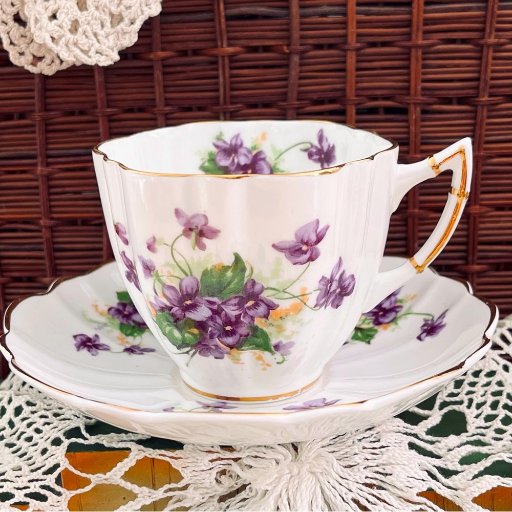 Bone China Tea Cup and Saucer Violets England